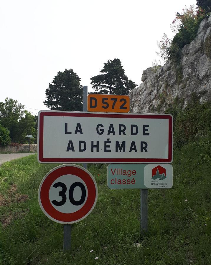 La Garde Adhemar, L'Escalier Medieval Ngoại thất bức ảnh