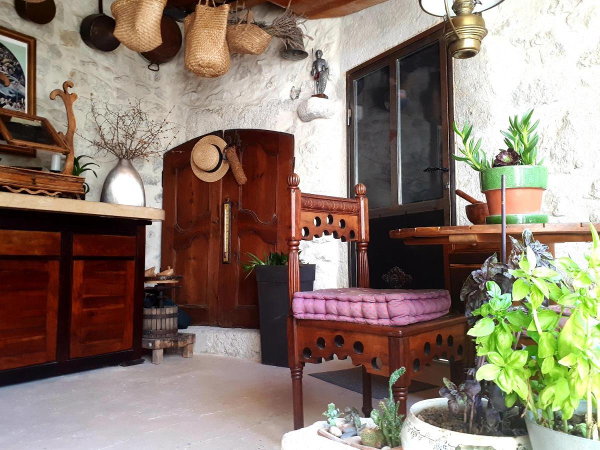La Garde Adhemar, L'Escalier Medieval Ngoại thất bức ảnh